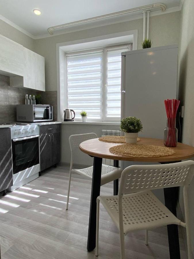Seafront apartment Pavlodar Esterno foto