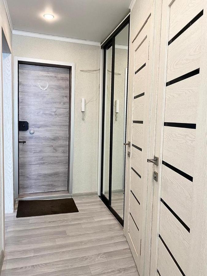 Seafront apartment Pavlodar Esterno foto